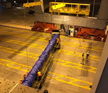 Vận chuyển lô hàng thiết bị quá khổ quá tải về Bình Dương