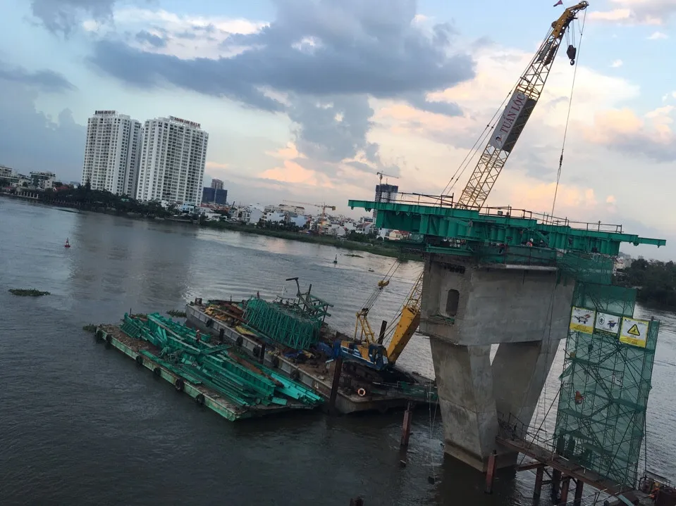 PHƯƠNG TIỆN VẬN TẢI, VẬN CHUYỂN SÀ LAN