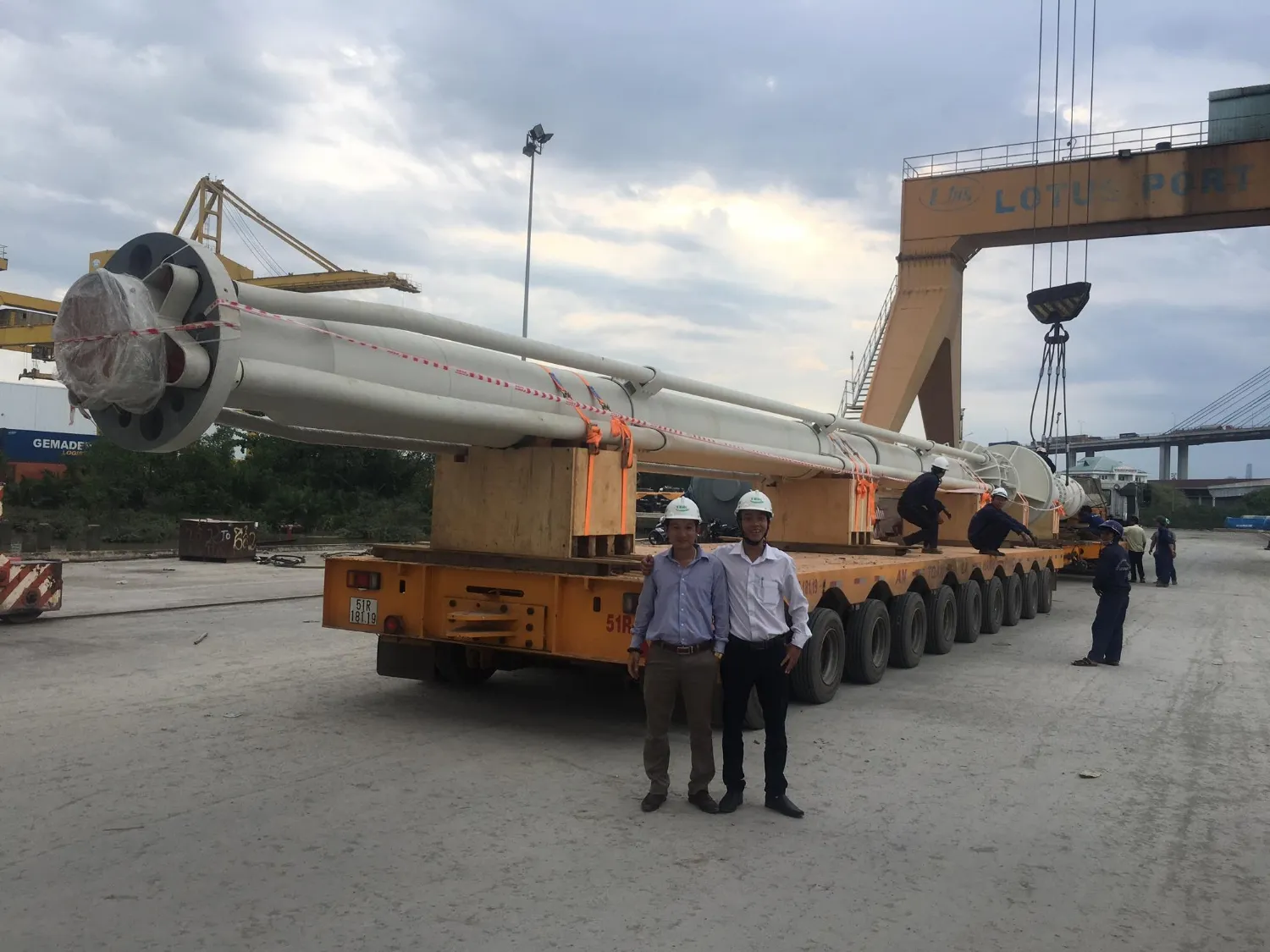 vận chuyển ống khoan cho dự án dầu khí