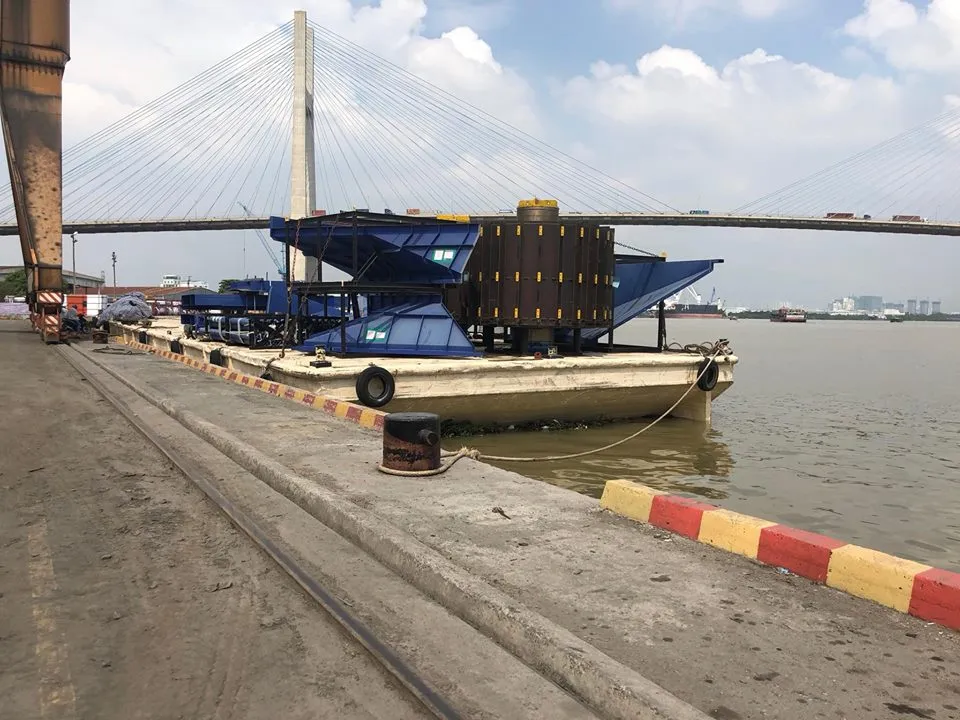 Vận chuyển hàng hóa đường thủy nội địa bằng sà lan và tàu