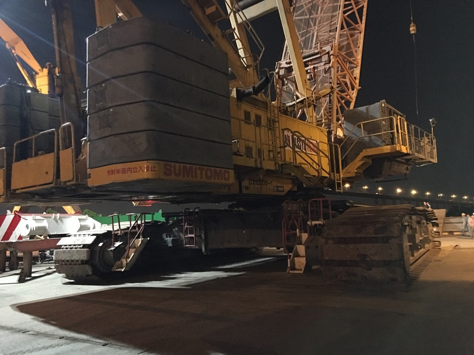 Vận chuyển máy cẩu quá khổ quá tải 1000 tấn phục vụ dự án cầu Ghềnh mới